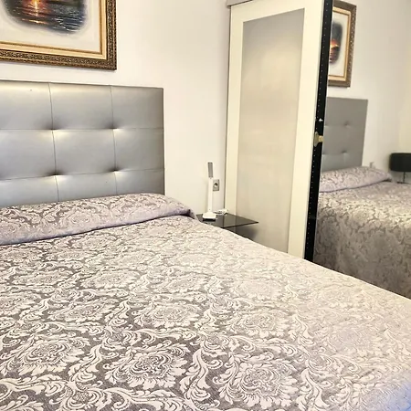 Ubytování v soukromí Shared Apartment! Piso Compartido! общая квартира!