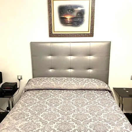 Ubytování v soukromí Shared Apartment! Piso Compartido! общая квартира!