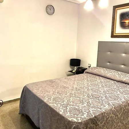Ubytování v soukromí Shared Apartment! Piso Compartido! общая квартира! *